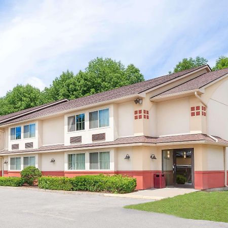 Hotel Super 8 By Wyndham Oneonta/Cooperstown Zewnętrze zdjęcie